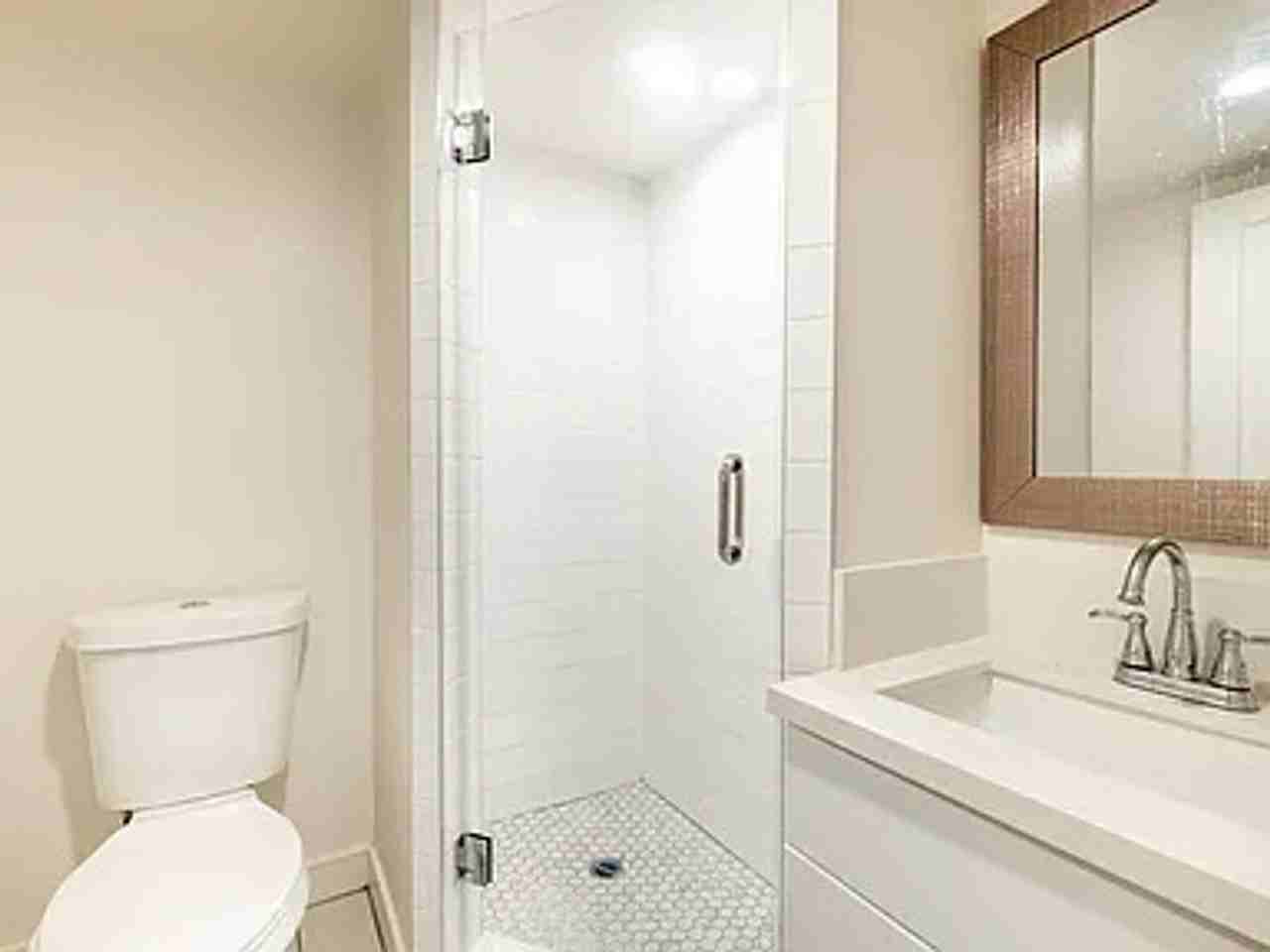 1458 W 37th Pl - Photo 7 of 24