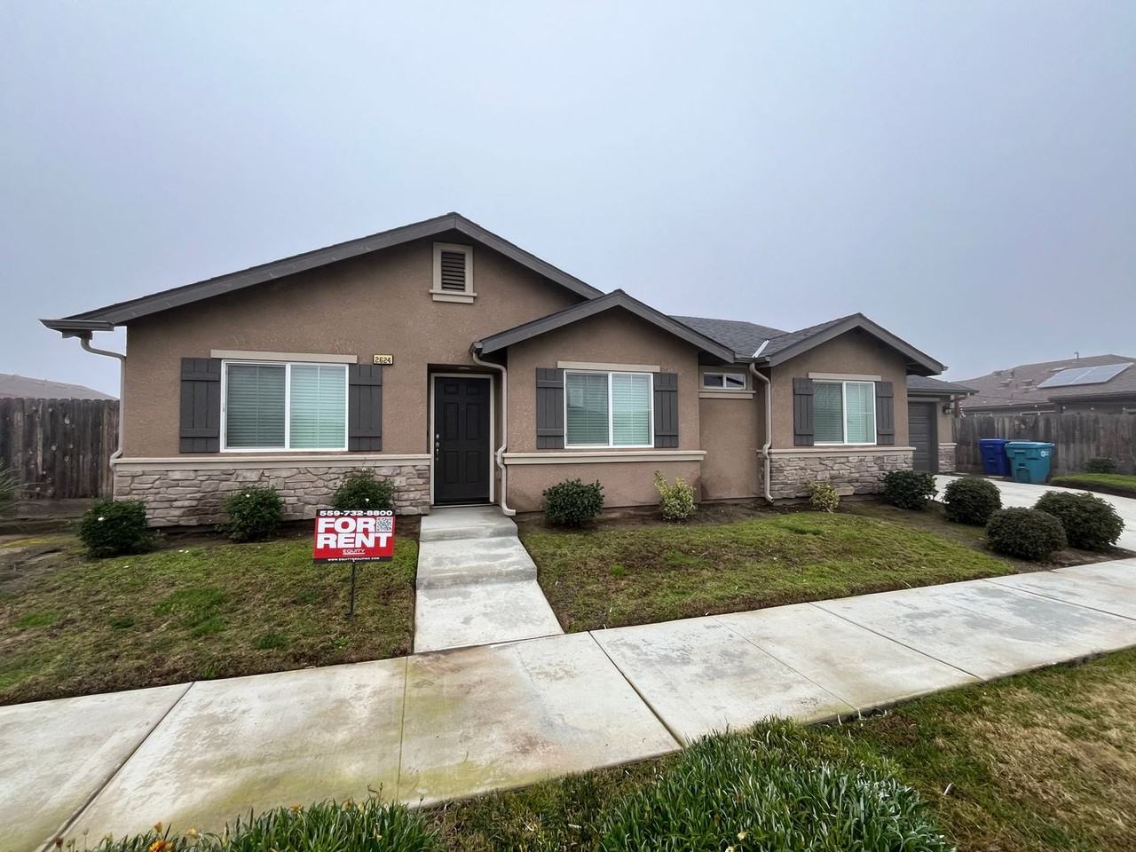 2624 W Mccomb Ave - Photo 2 of 11