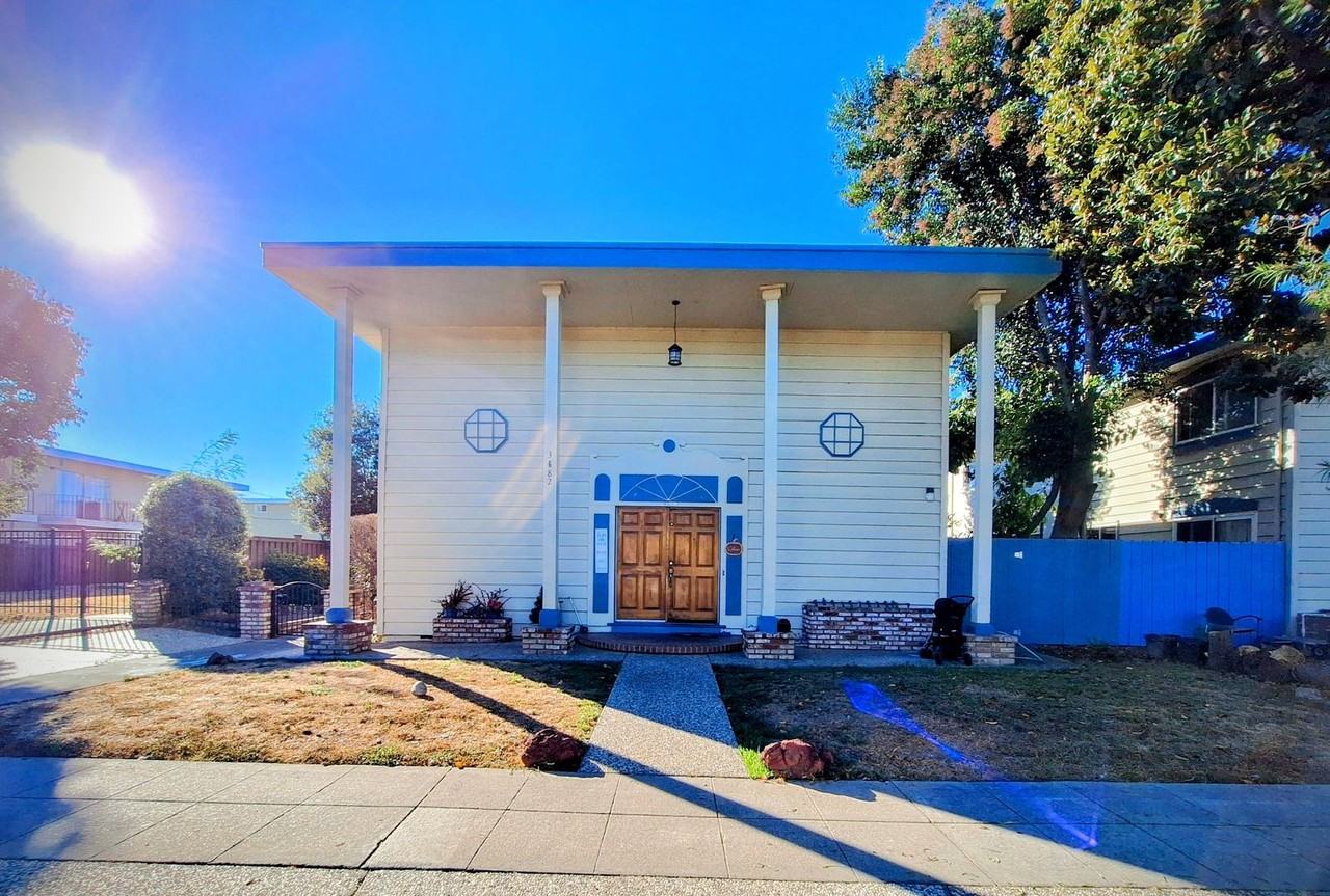 3682 Bridgeport Ct #1 - Photo 6 of 37