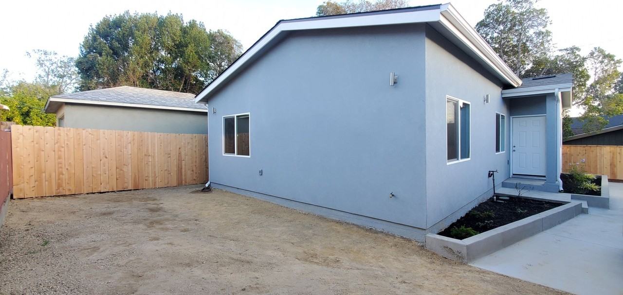 432 Grand Ave - Photo 3 of 15