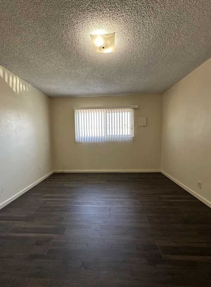 2418 Atlantic Ave - Photo 5 of 14