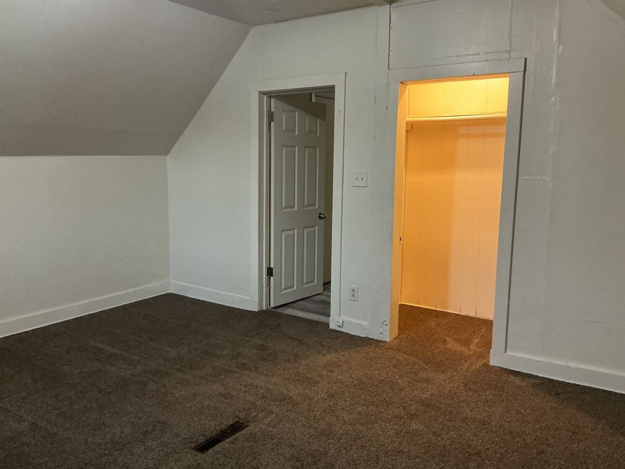 5248 N 36th St - Photo 3 of 12