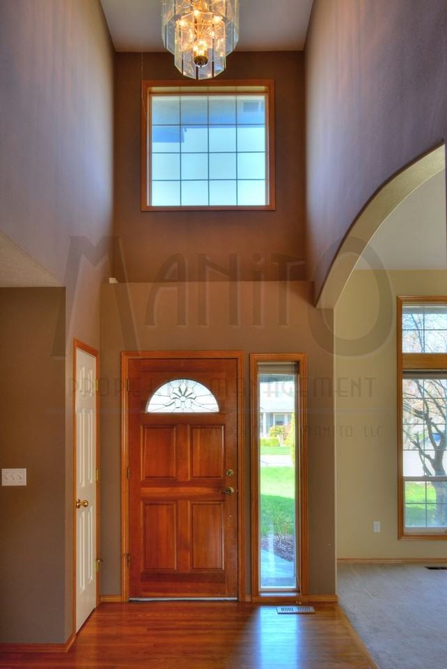 822 N Swing St - Photo 2 of 25