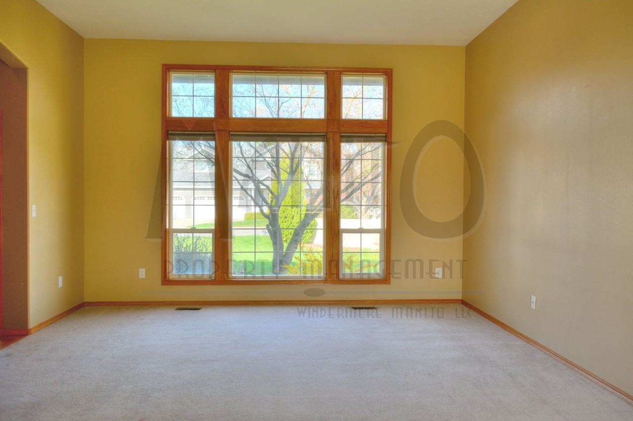 822 N Swing St - Photo 3 of 25