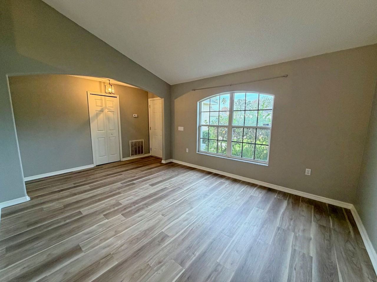 132 Fenimore Ln - Photo 2 of 18