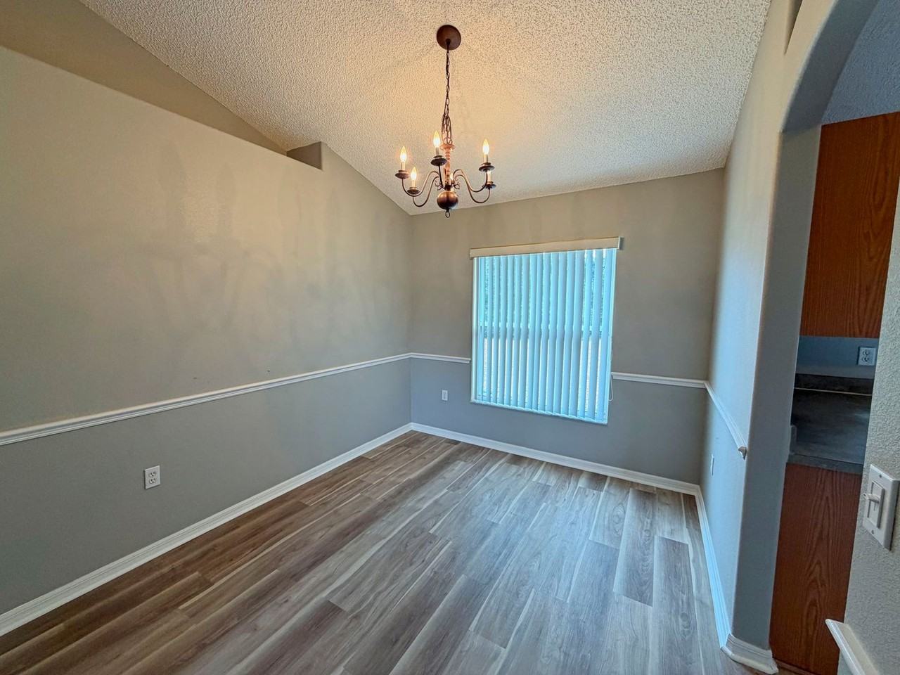 132 Fenimore Ln - Photo 3 of 18