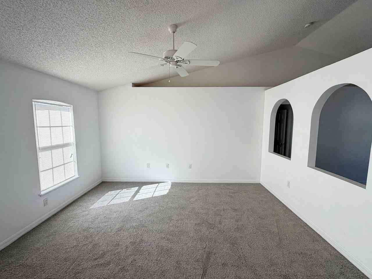 37 Ramblewood Dr - Photo 2 of 18