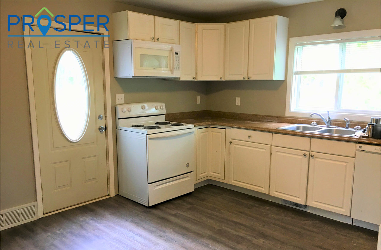 616 Elm St - Photo 2 of 4