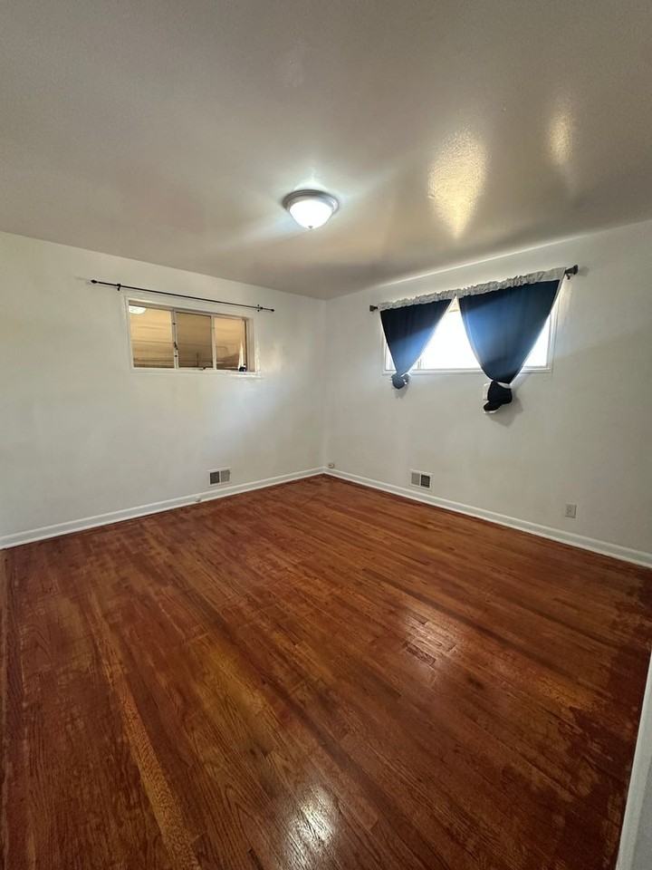 7128 Huron St - Photo 6 of 11