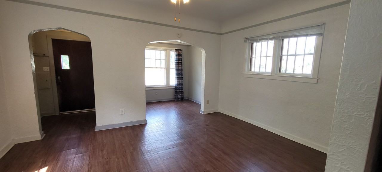 1014 Birchmont Dr Ne - Photo 2 of 11