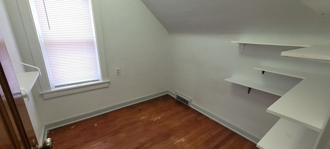 1014 Birchmont Dr Ne - Photo 7 of 11