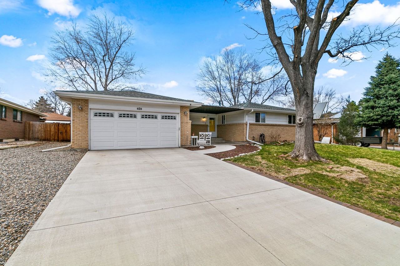 1277 S Independence St - Photo 3 of 26