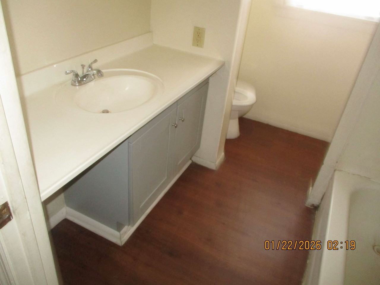 204 Wells Ave - Photo 3 of 6