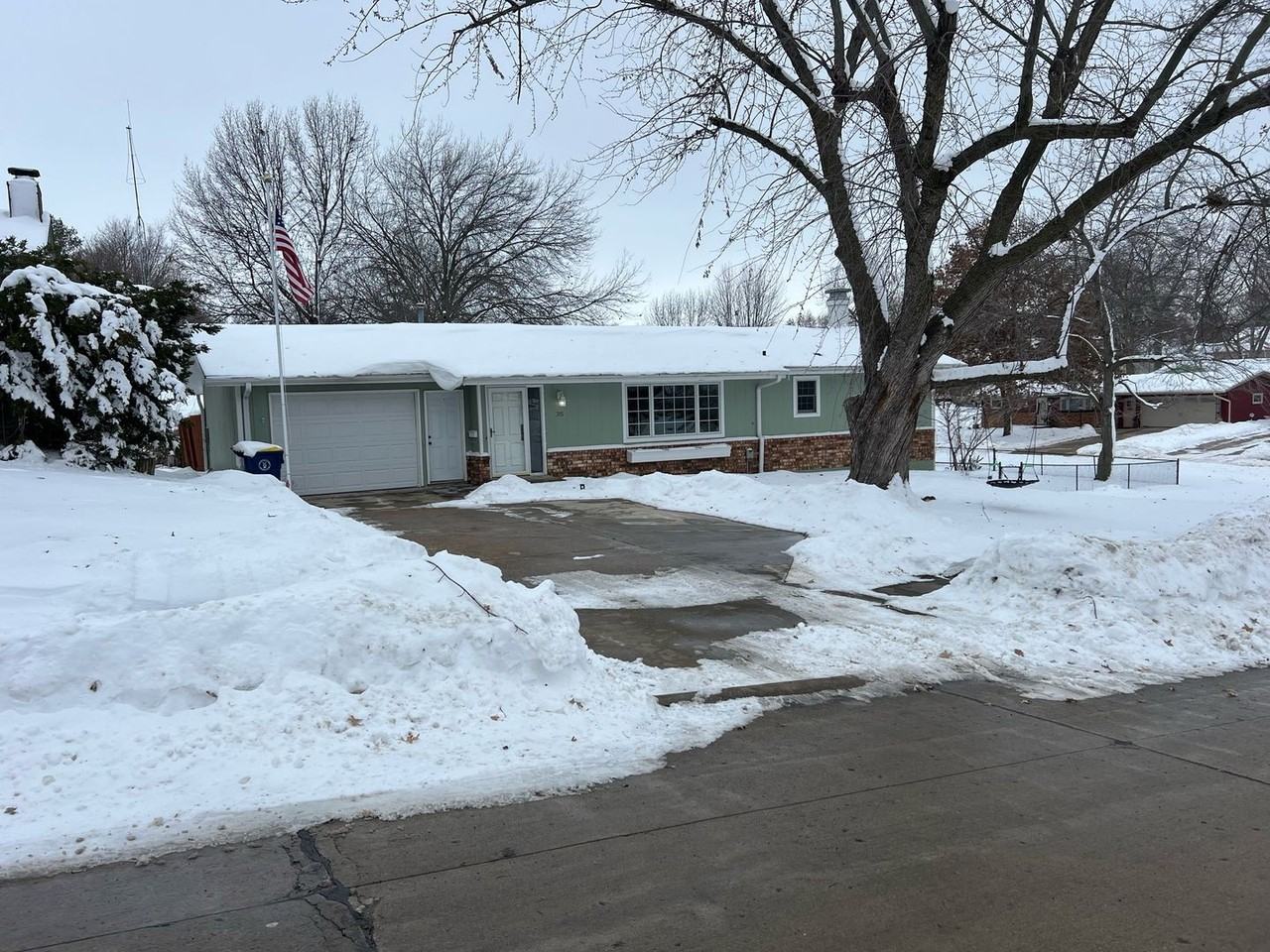 315 Prairie St - Photo 2 of 13