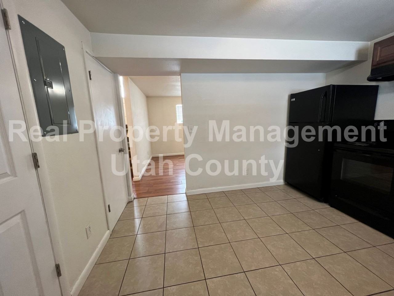 1009 W 675 N - Photo 6 of 24