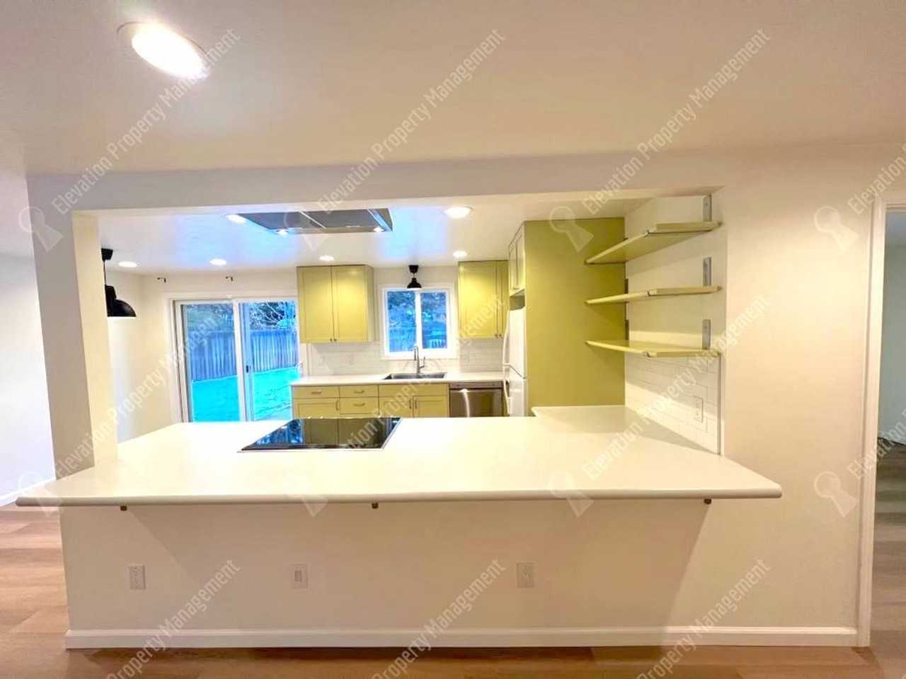 1625 Ne Pheasant Cir - Photo 5 of 19