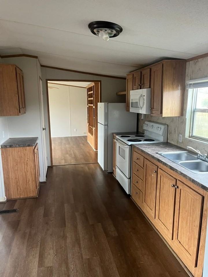 276 Euclid Rd - Photo 3 of 8