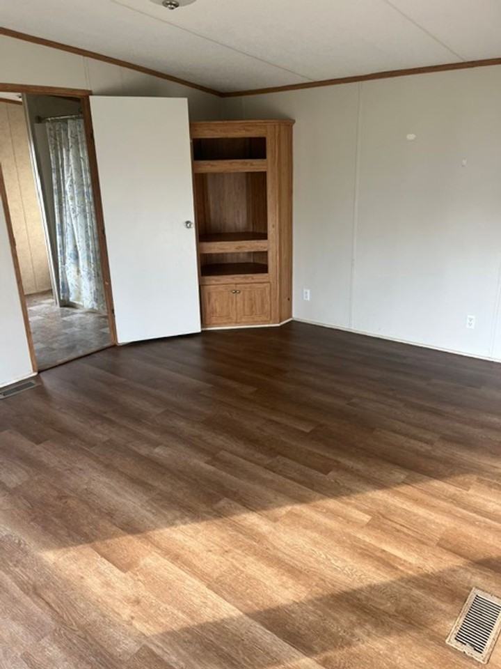 276 Euclid Rd - Photo 7 of 8