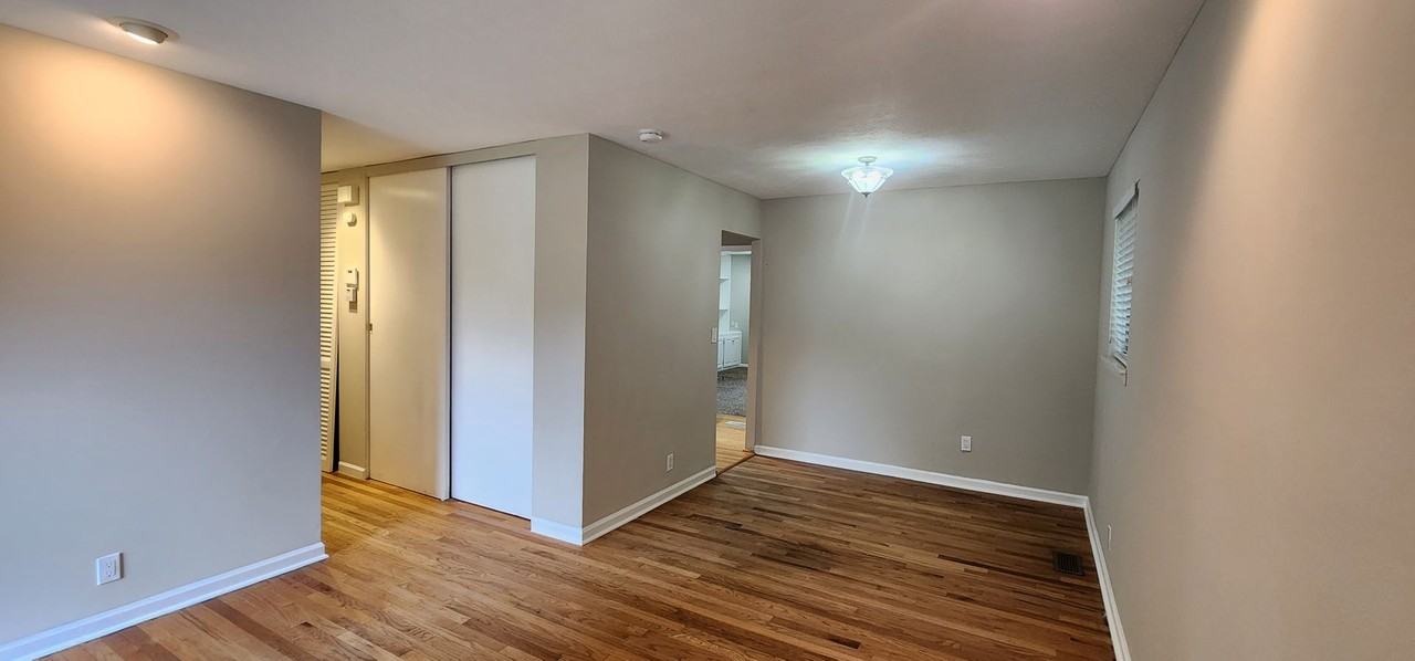 601 Virginia Ave - Photo 7 of 44