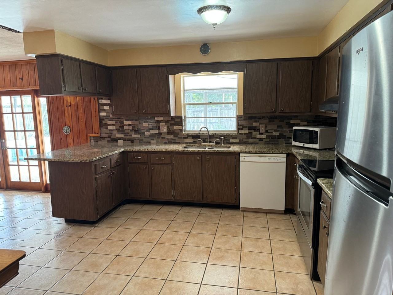 155 Perth Ave - Photo 3 of 25