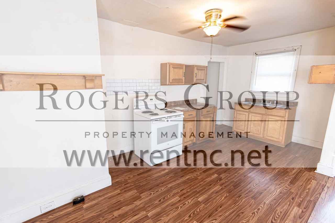 428 N Chestnut St - Photo 2 of 8