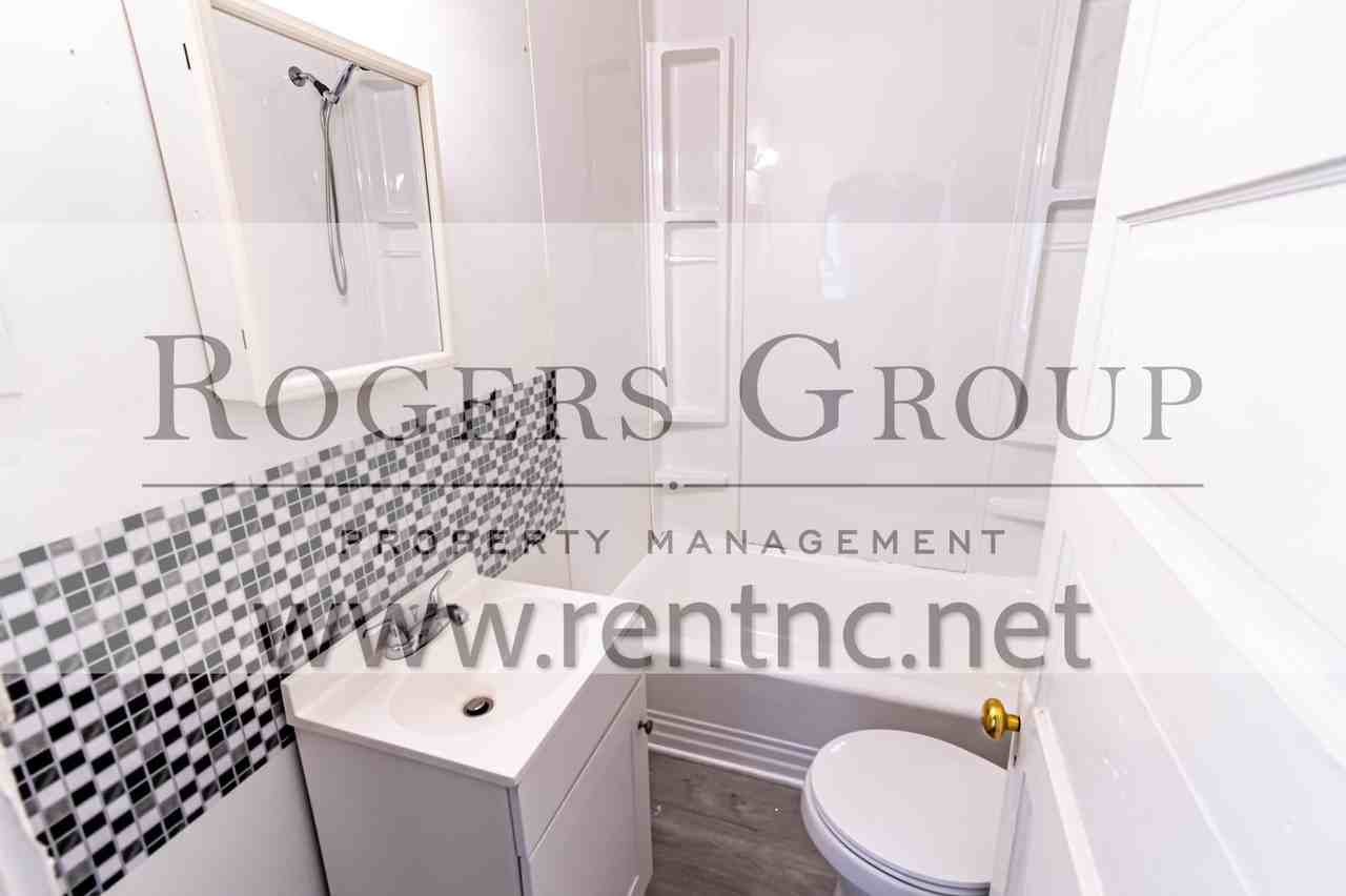 428 N Chestnut St - Photo 6 of 8