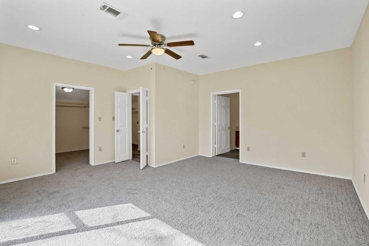 211 S Business Highway 78 - Photo 6 of 16