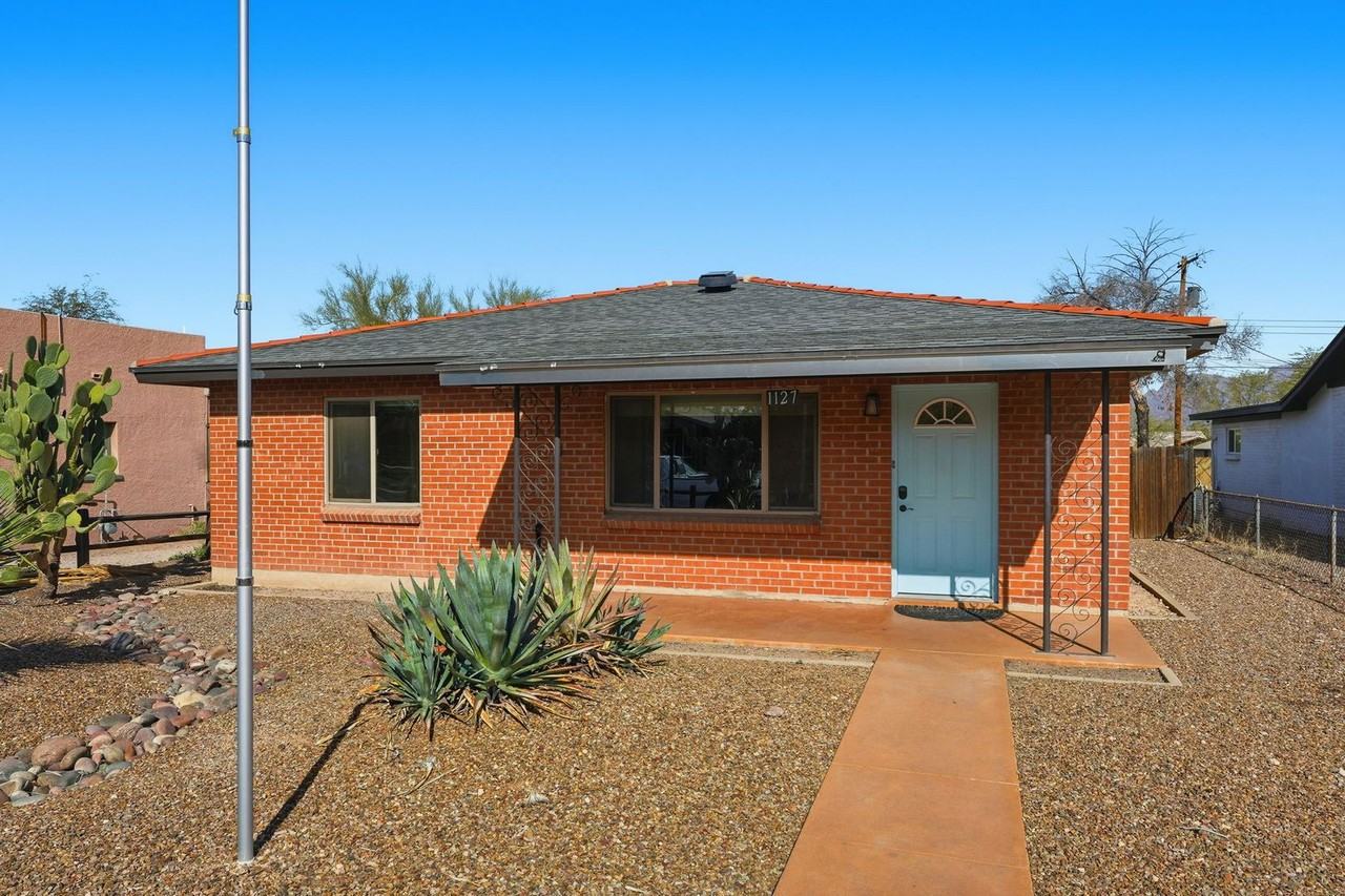 1127 E. Waverly St. - Photo 2 of 44