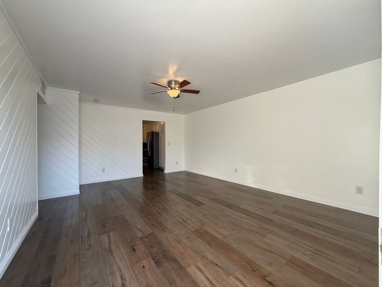 543 Front St - Photo 2 of 17