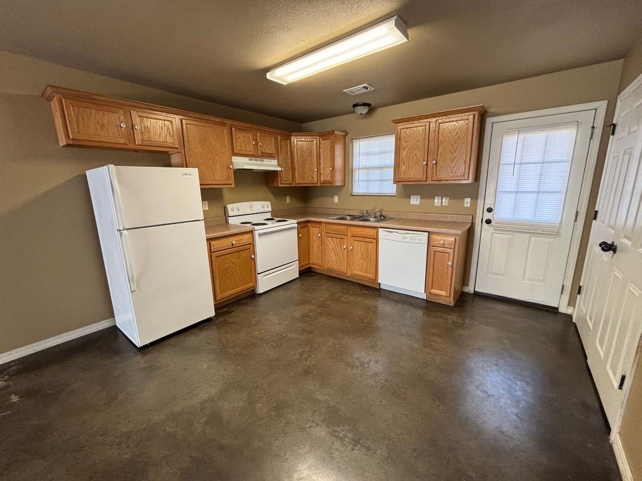 30 Pirates Loop - Photo 2 of 8