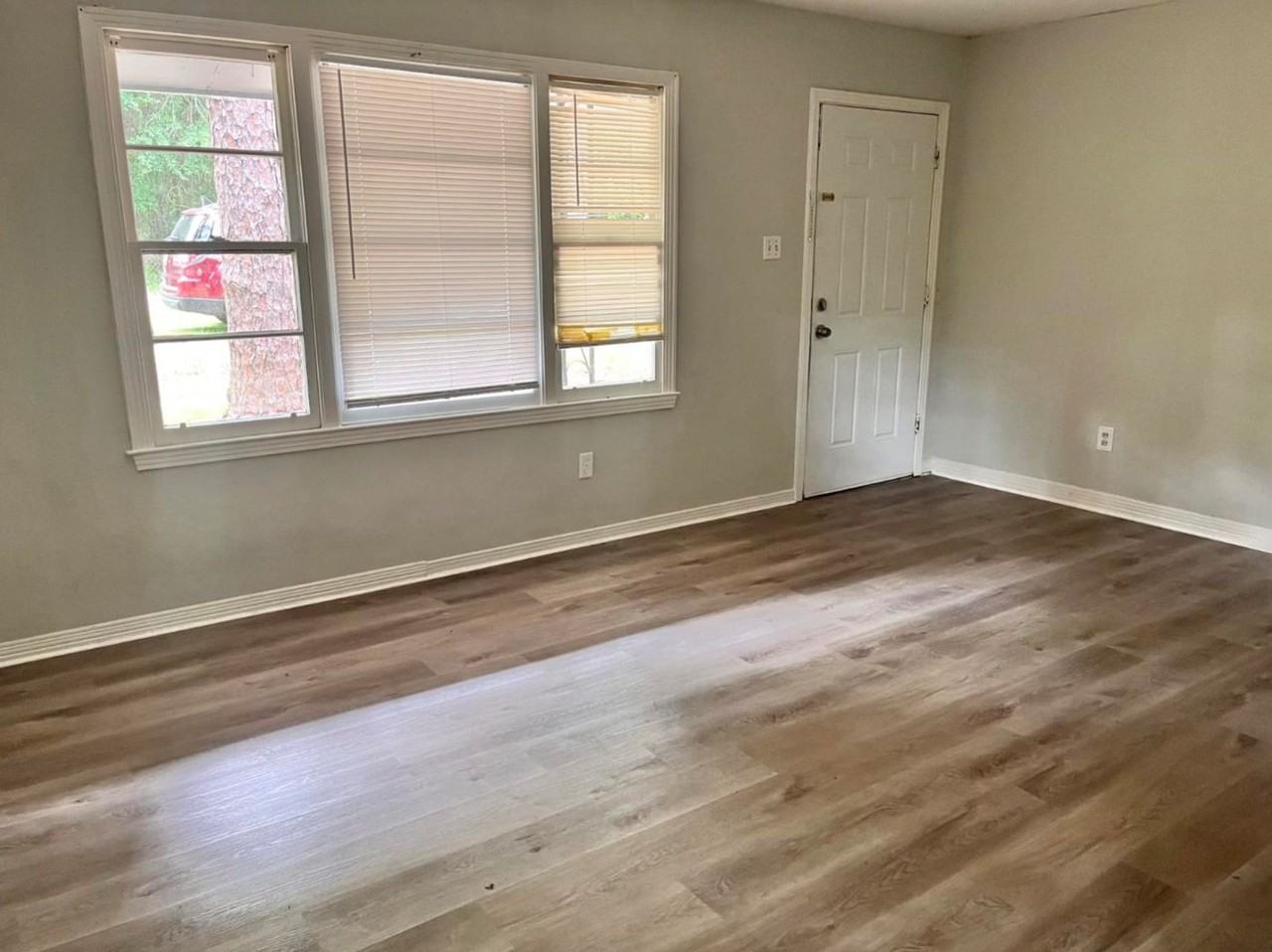 6807 Victor Rd - Photo 4 of 6