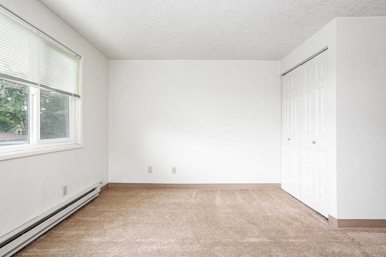 286-Maple Square Apartments - Photo 6 of 24