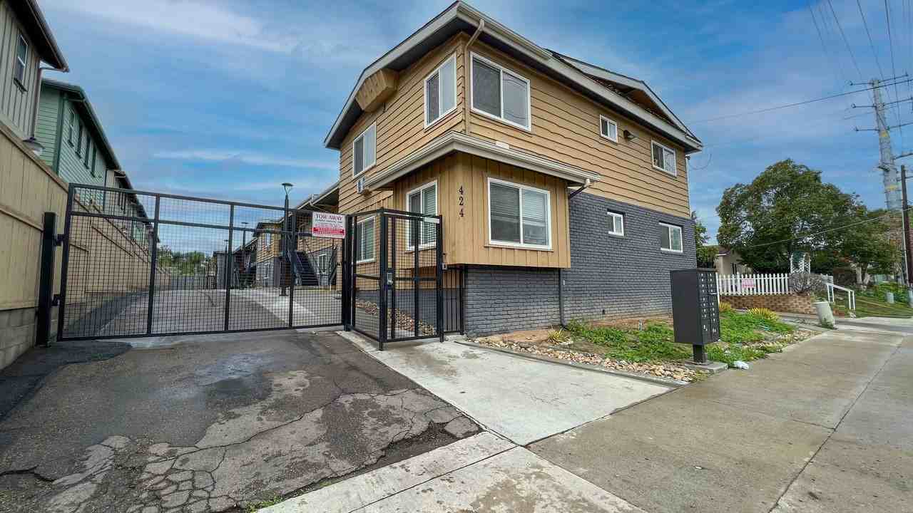 Xav 424 Emerald Avenue - Photo 2 of 4