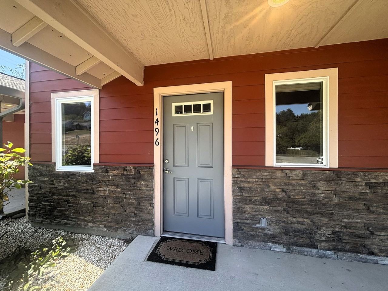 1492 Rohnerville Rd - Photo 2 of 19