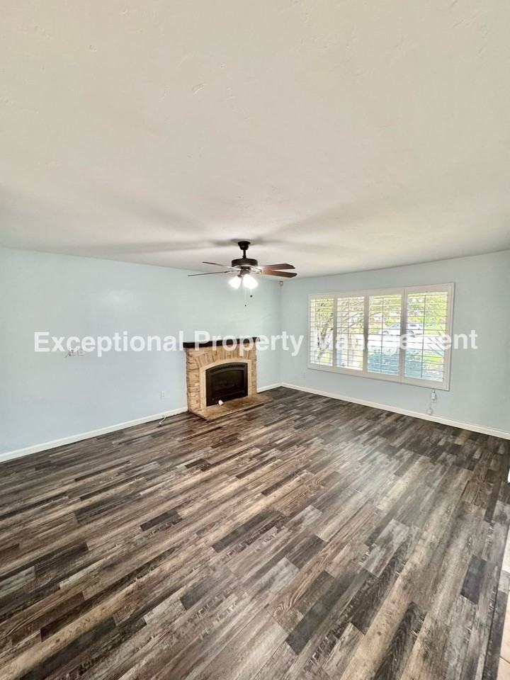 340 S. San Mateo St. - Photo 6 of 28