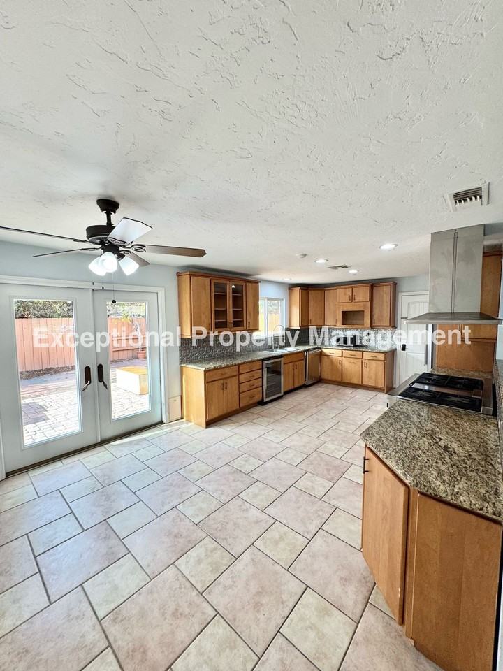 340 S. San Mateo St. - Photo 7 of 28