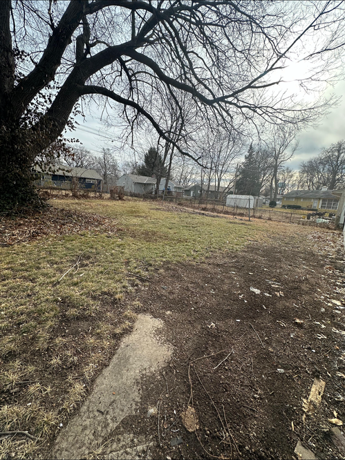 11017 Bennington Ave - Photo 2 of 15