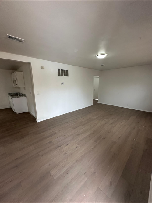 11017 Bennington Ave - Photo 3 of 15