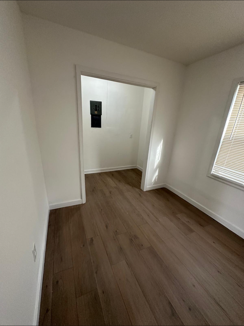 11017 Bennington Ave - Photo 5 of 15