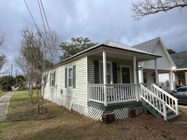 featured image of 1301 N 8th Ave