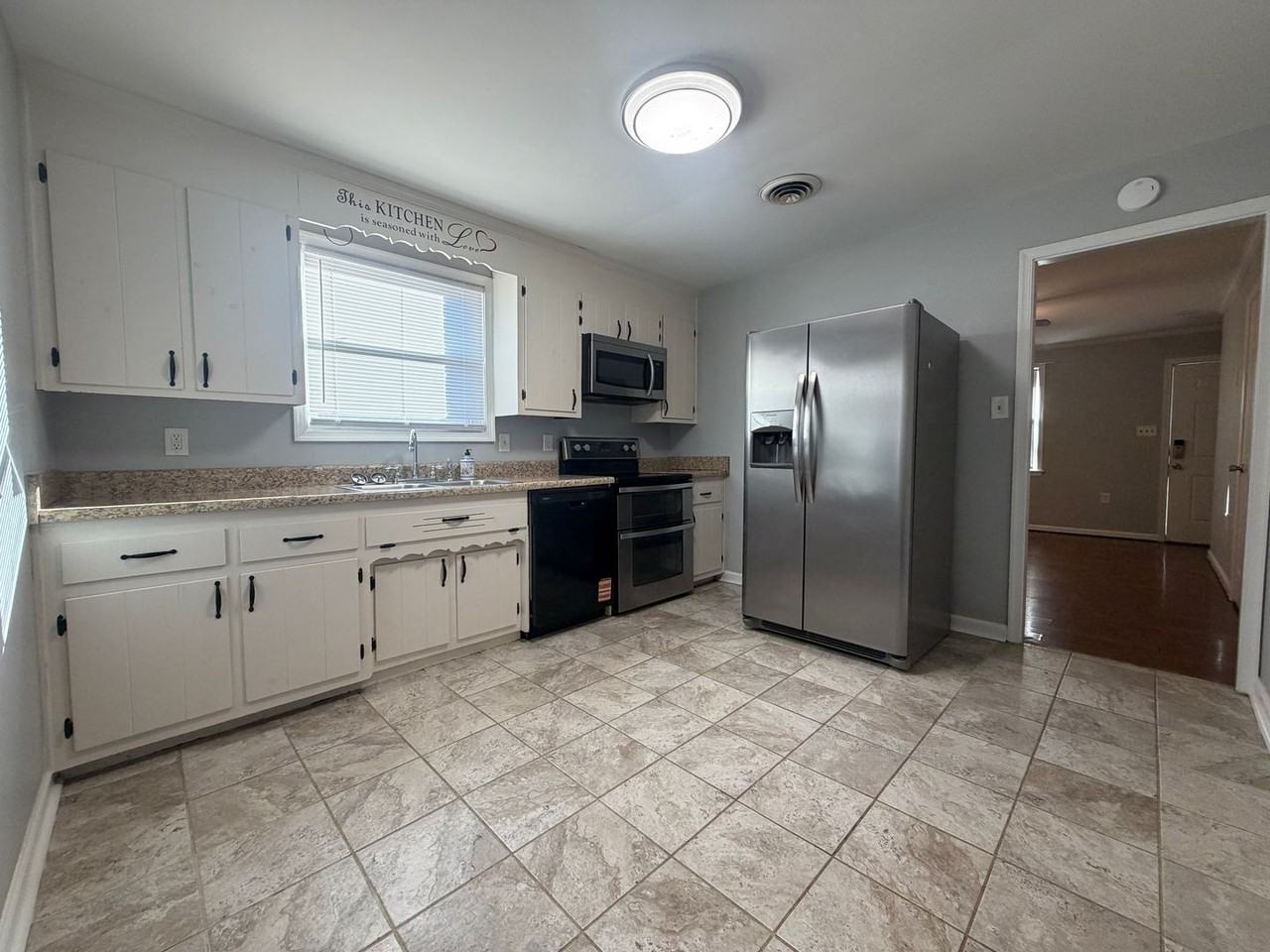 210 Prince Albert Ave - Photo 4 of 17