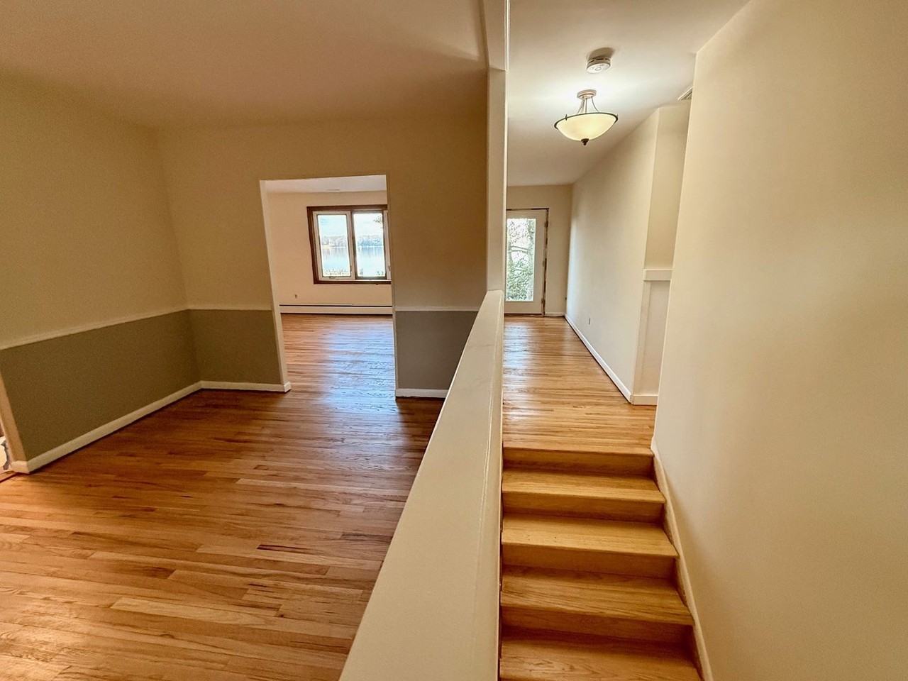 138 Round Bay Rd - Photo 4 of 17