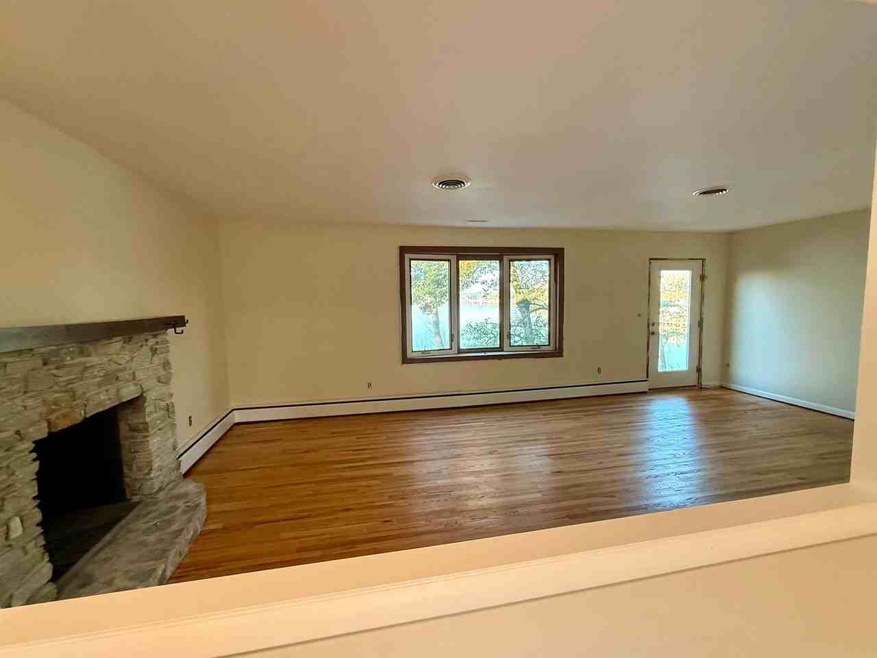 138 Round Bay Rd - Photo 7 of 17