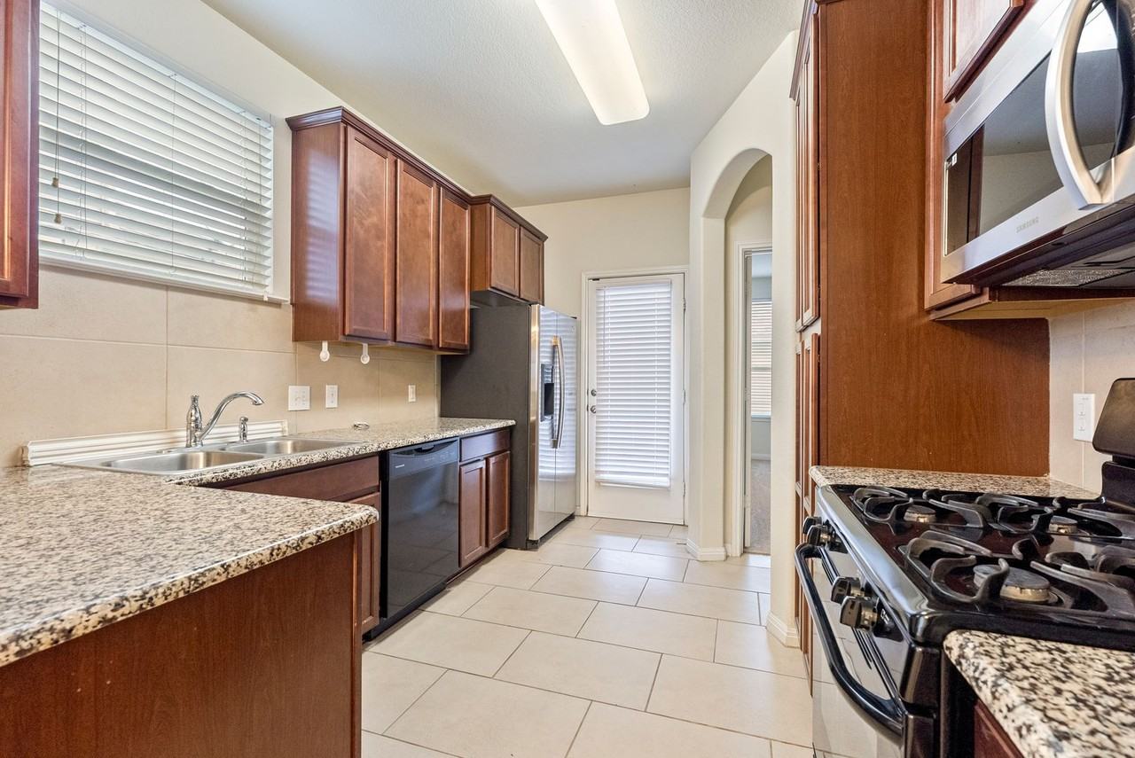 507 N Heatherwilde Blvd - Photo 7 of 20