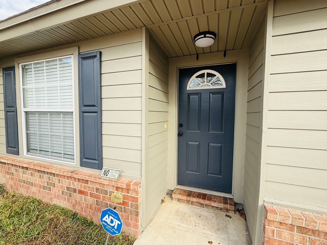 8713 Star Leaf Rd N - Photo 3 of 50