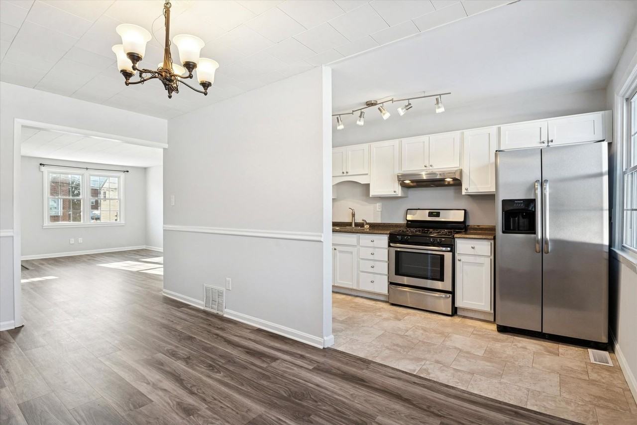 355 Mary St - Photo 5 of 20