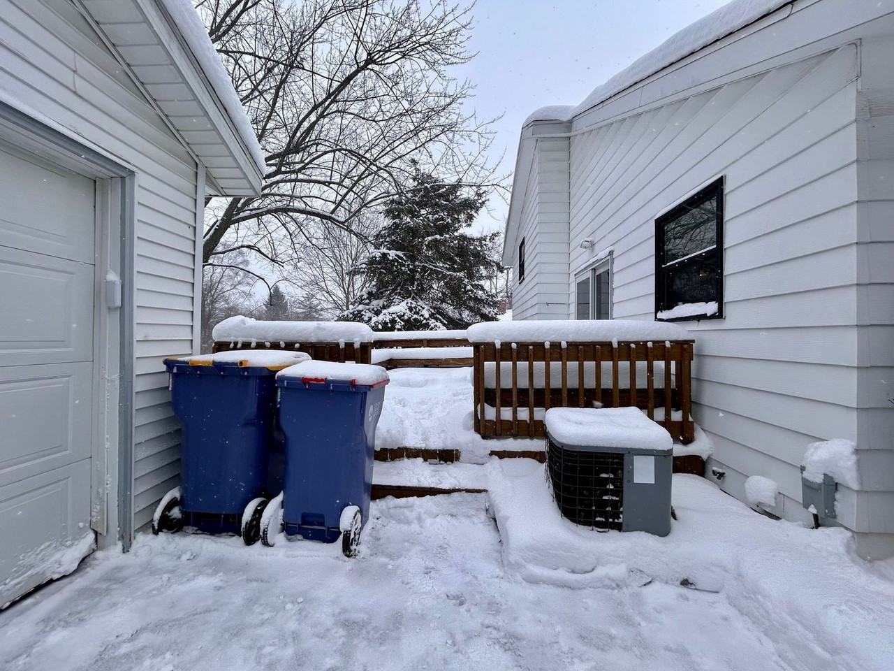 2728 Vassar St Se - Photo 4 of 37