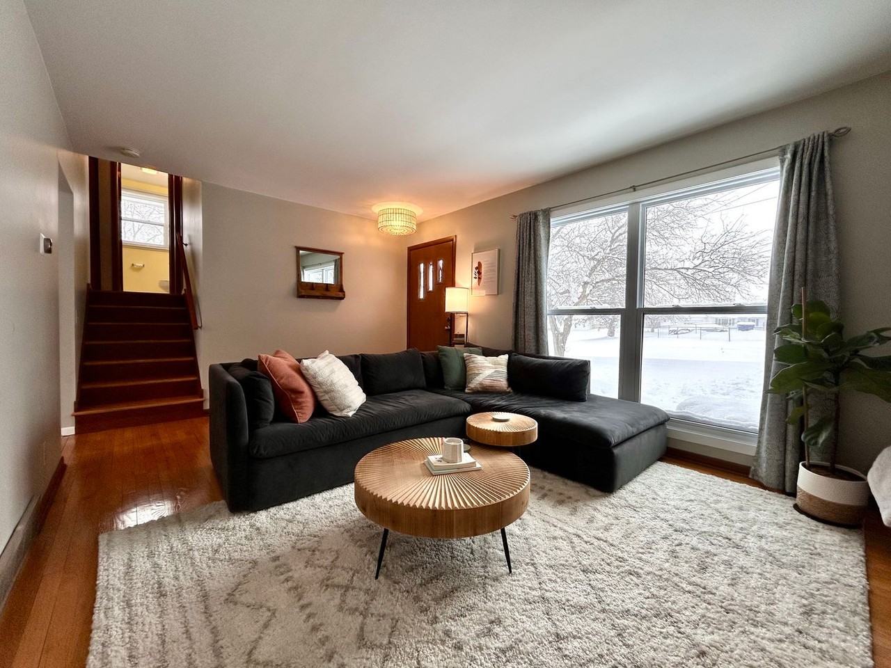 2728 Vassar St Se - Photo 6 of 37