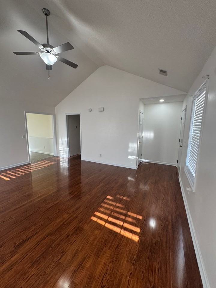 175 Sandy Creek Ct - Photo 4 of 20