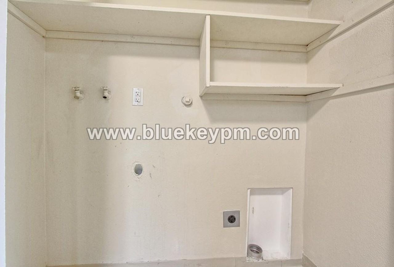 3805 Lincoln Ave - Photo 5 of 12